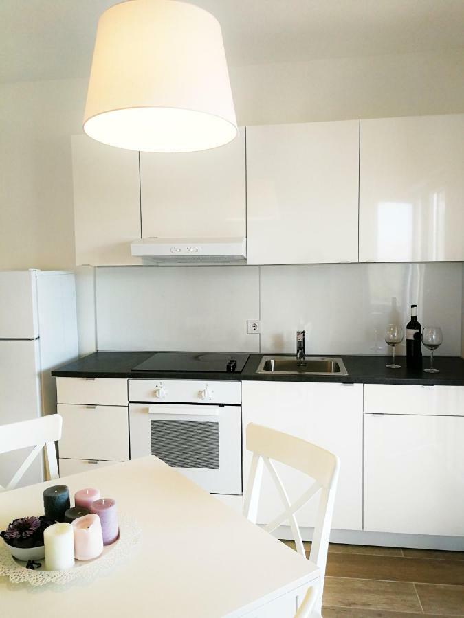 Apartmani Marijana Postira Buitenkant foto